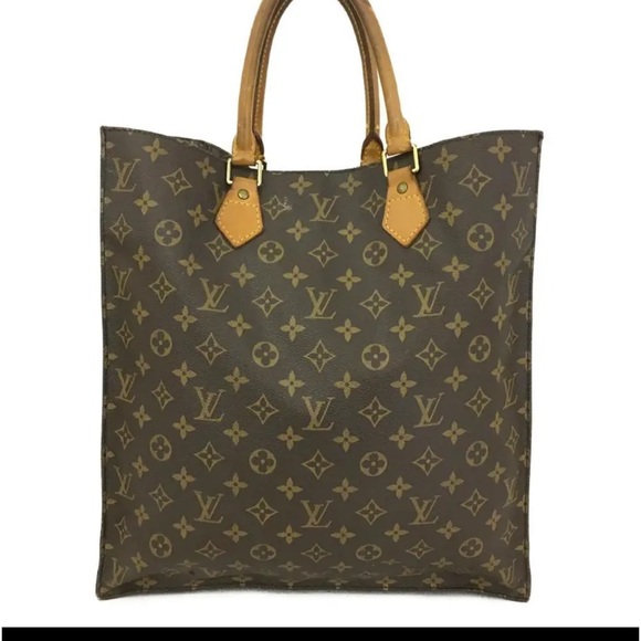 Louis Vuitton Handbags - Big Louis Vuitton Monogram Tote Bag: Sac Plat